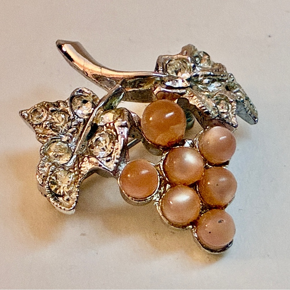 Beautiful Vintage Signed “Coro” Grape Brooch with Rhinestones in Silver Tone